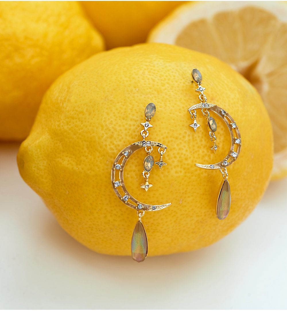 Kolczyki księżyce bursztynowe Thea KRG0851