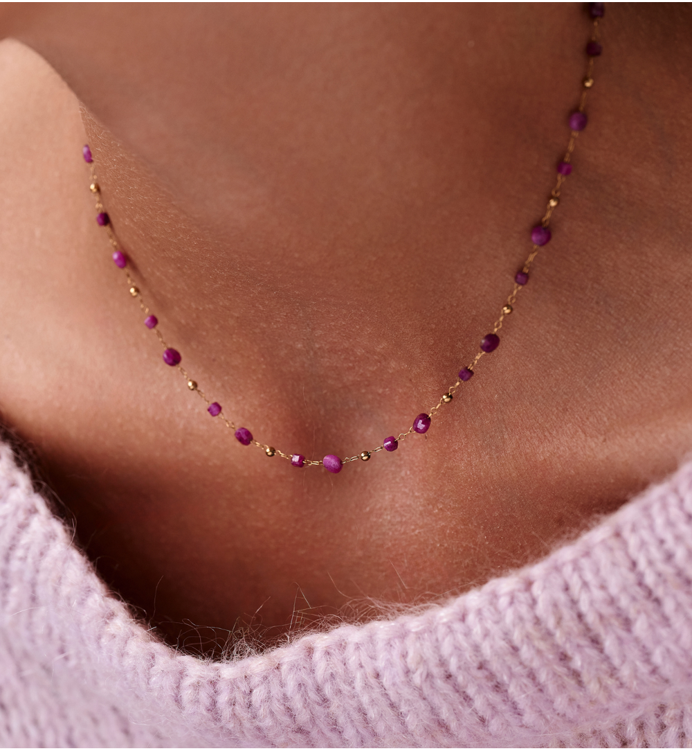 Naszyjnik delikatny z rubinami NPA1395