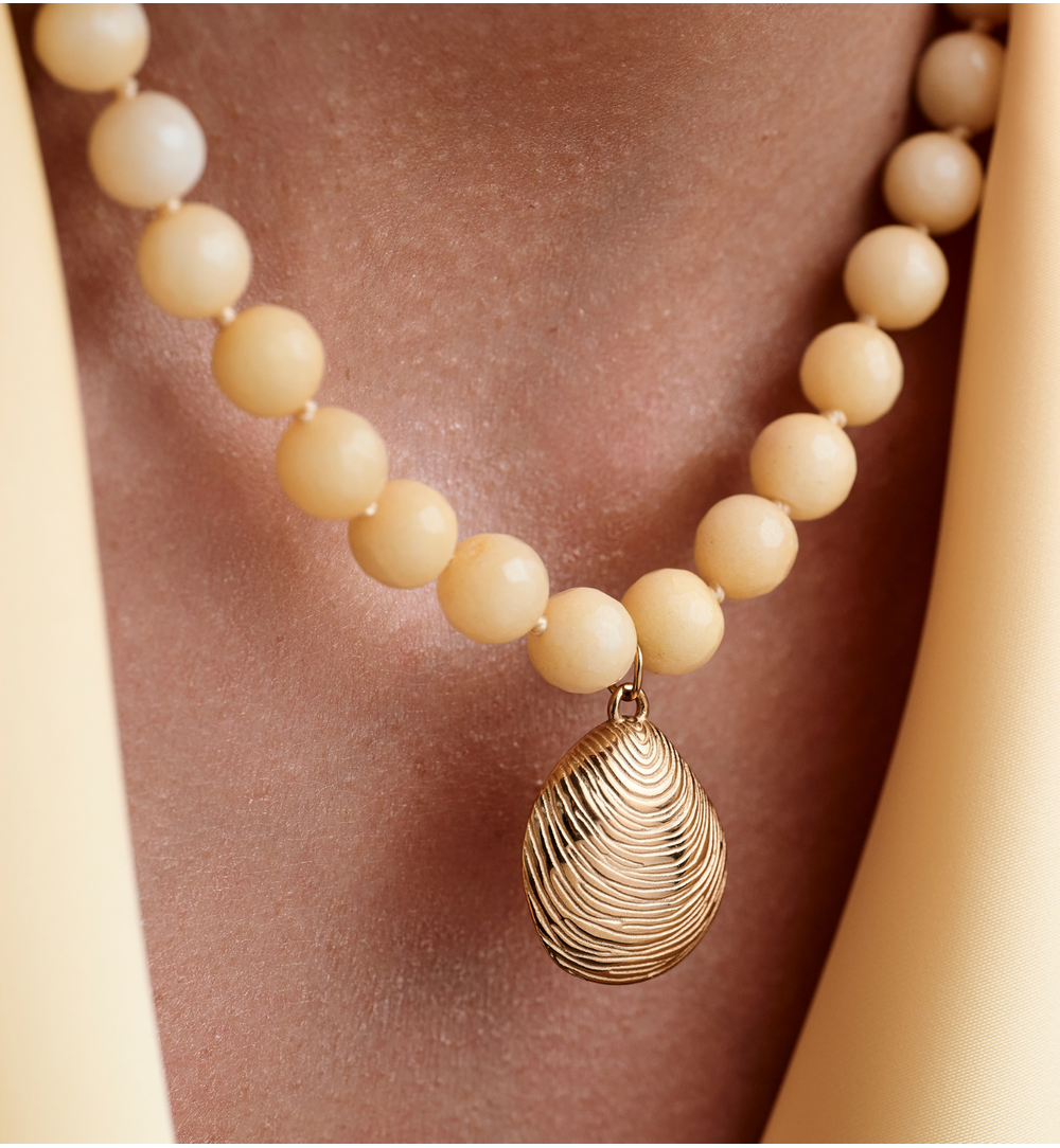 Naszyjnik z żółtymi jadeitami i muszlą NPA1448