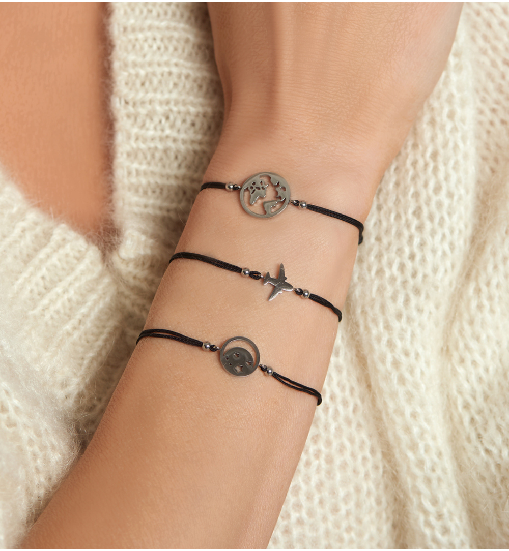 Bransoletka czarno-srebrna z samolotem Traveler BGL0563