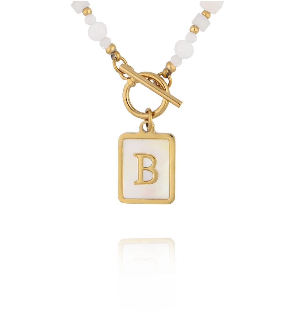 Naszyjnik z kamieni księżycowych i jadeitów z zawieszką z literą B NTW1603