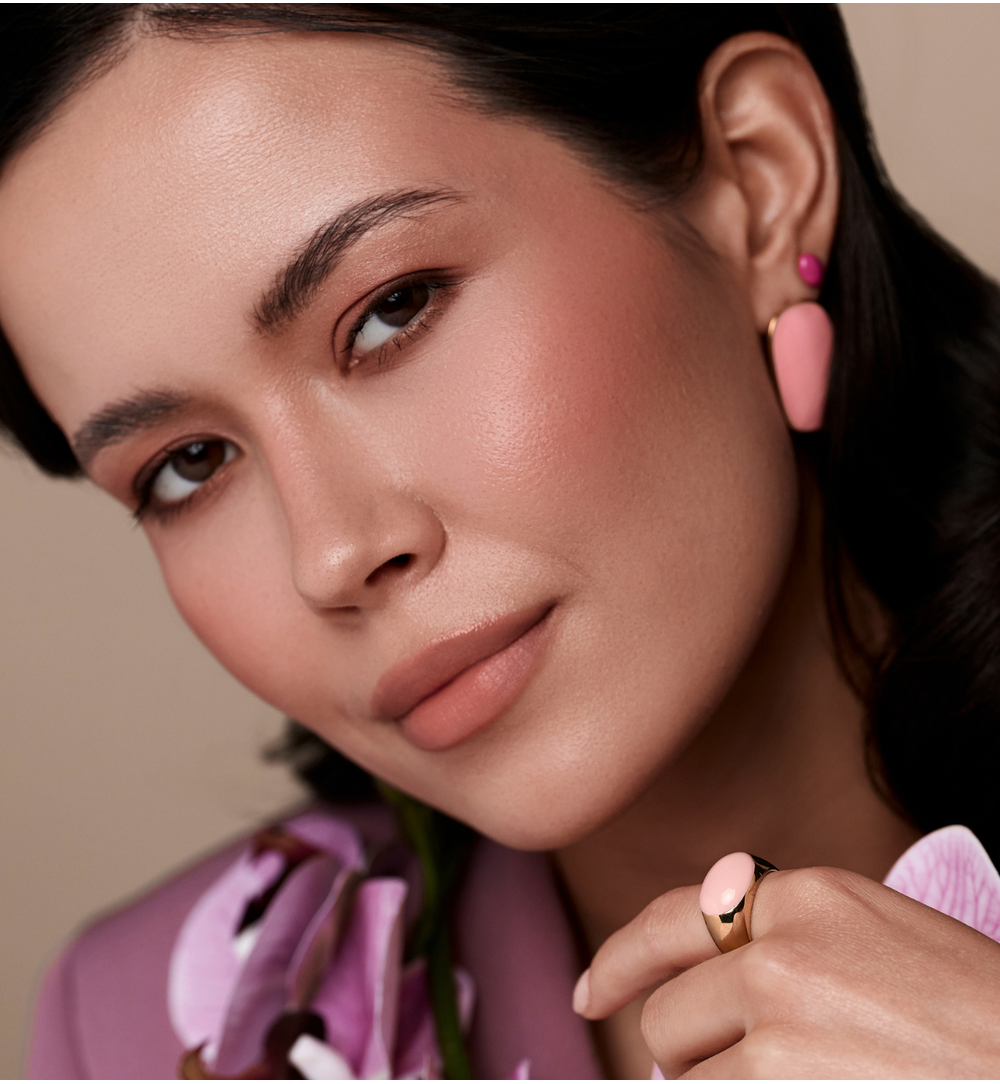 Kolczyki wkrętki z fuksjową emalią KSY0366