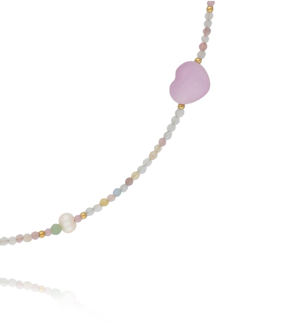 Naszyjnik z pastelowych kamieni naturalnych z serduszkiem i perłami NPA1445