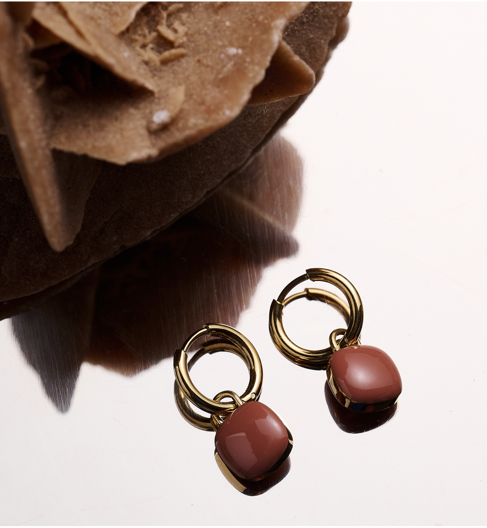 Kolczyki kółka z brązową zawieszką KSY0374