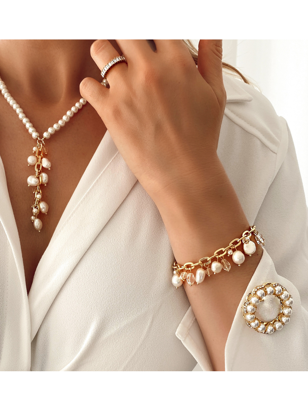 Broszka złota z perłami i kryształkami Classic Pearl BRPE0008