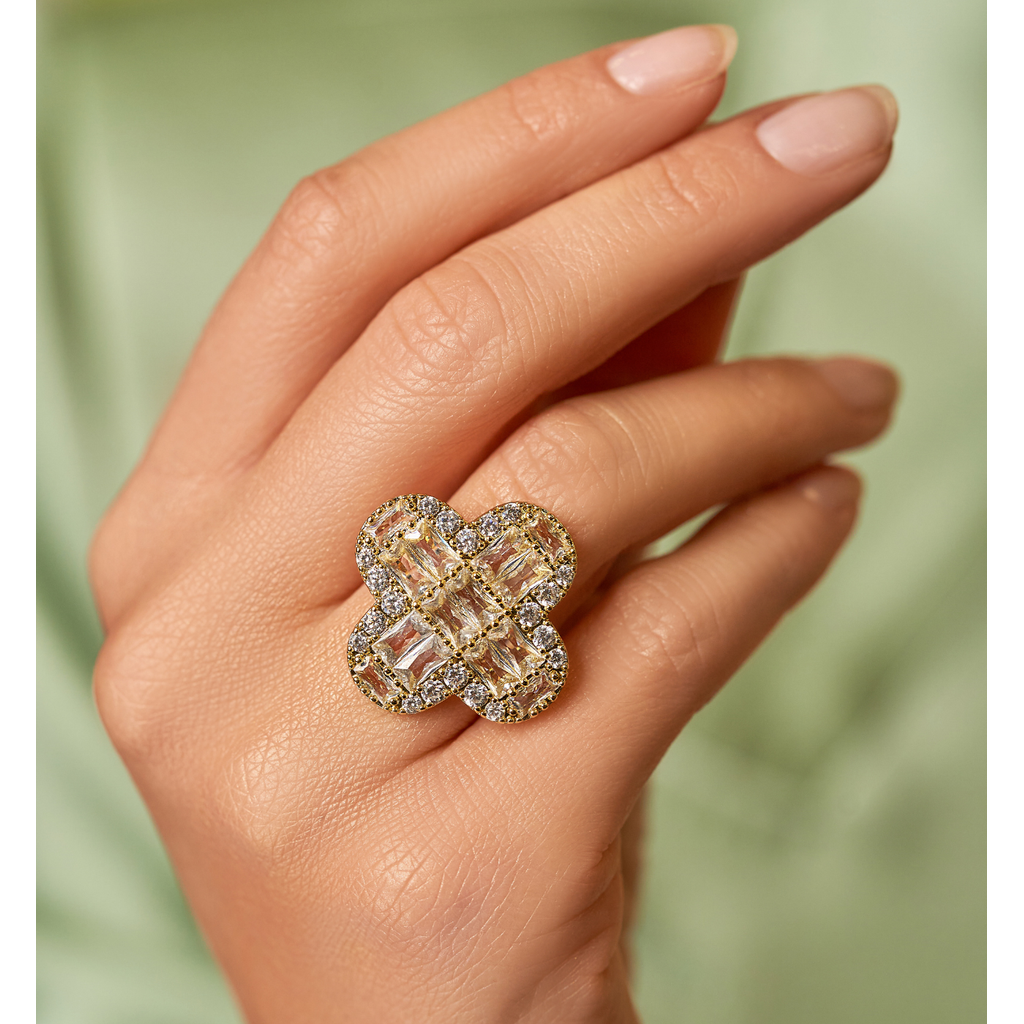 Pierścionek złoty z kryształową koniczynką Cristal Clover PSS0106