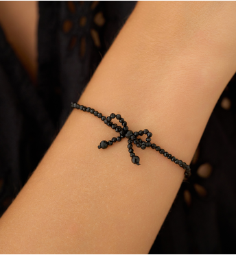 Bransoletka z czarnymi turmalinami i kokardką BSY0105