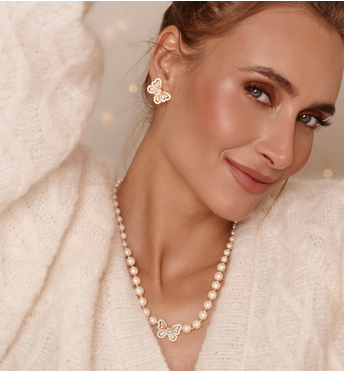 Naszyjnik perłowy z motylem z cyrkoniami NPE0361