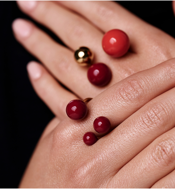 Pierścionek z kulkami w odcieniach pomarańczowego i bordowego PSA1088