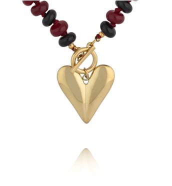 Naszyjnik z bordowych i czarnych kamieni z pozłacanym sercem NPA1590