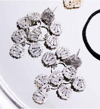 Kolczyki z geometryczną kompozycją kryształów srebrne KLU0189