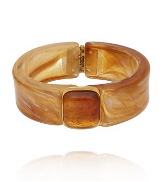 Bransoletka w odcieniu miodowego bursztynu z prostokątnym zapięciem BEU0012