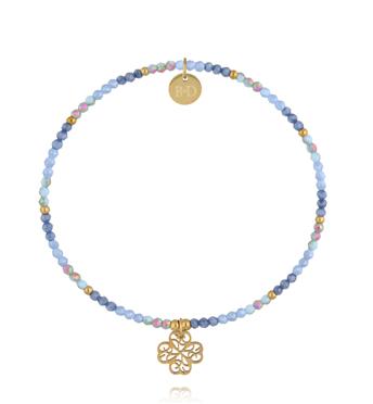 Bransoletka z niebieskich kryształków z ażurową koniczynką BTW3687