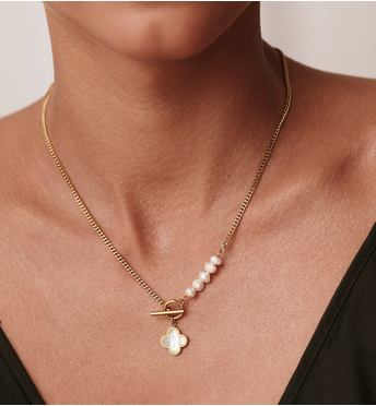 Naszyjnik z koniczynką i perłami Clover NSY0288