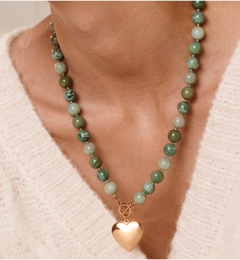 Naszyjnik z zielonych kamieni naturalnych z sercem NPA1528