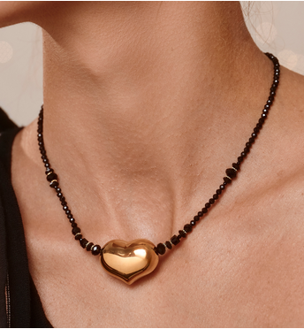 Naszyjnik z czarnego turmalinu i czarnego agatu z pozłacanym sercem NPA1550