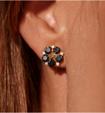 Kolczyki kwiatuszki z granatowymi kryształkami KSS2103