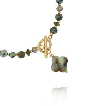 Bransoletka z turkusami z koniczynką i złotym zapięciem BPA0645