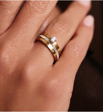 Zestaw trzech pierścionków w złotym wykończeniu z cyrkoniami PSY0129