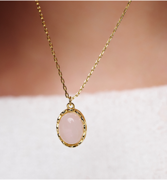 Naszyjnik z owalną zawieszką z kwarcu różowego NCA0094