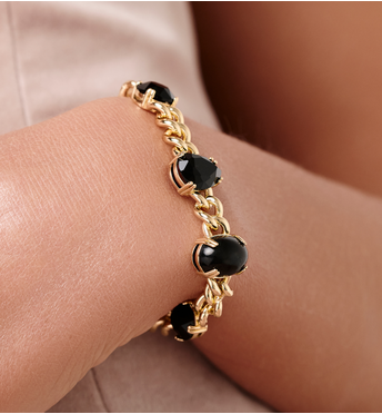 Bransoletka na złotym łańcuchu z czarnymi kamieniami BSS0268