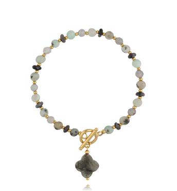 Bransoletka z labradorytami z koniczynką i złotym zapięciem BPA0644