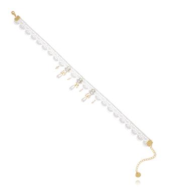 Choker koronkowy z perełkami i złotymi detalami NLU0046