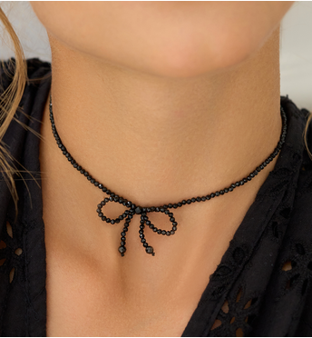 Naszyjnik z czarnymi turmalinami i kokardą NSY0283