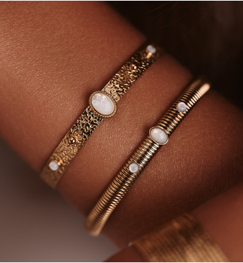 Zestaw złotych bransoletek z białą masą perłową Z0552