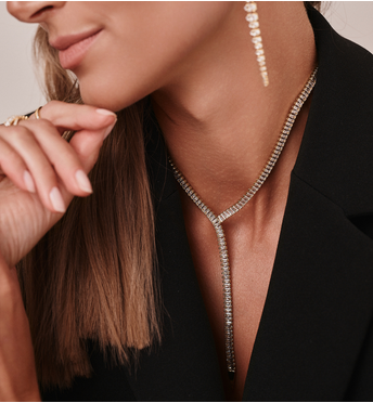 Naszyjnik z cyrkoniami i krawatką NS0380