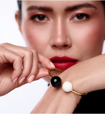 Bransoletka obręcz złota z kulkami emaliowanymi BSA0998