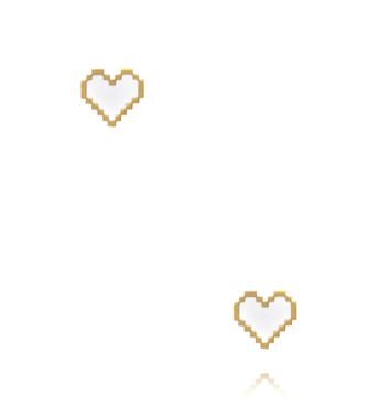 Kolczyki sztyfty serca w stylu pixel z białą emalią KSY0715