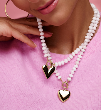 Naszyjnik z białego jadeitu z pozłacanym sercem NPA1596