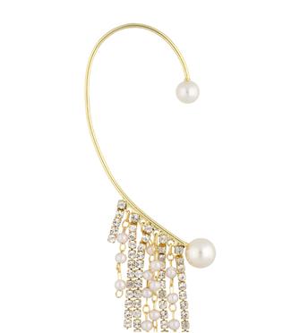 Kolczyk na ucho z perłami i łańcuszkami KPE0204
