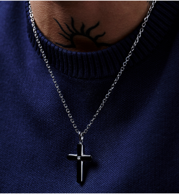 Naszyjnik z krzyżem i onyksem NMITC0198