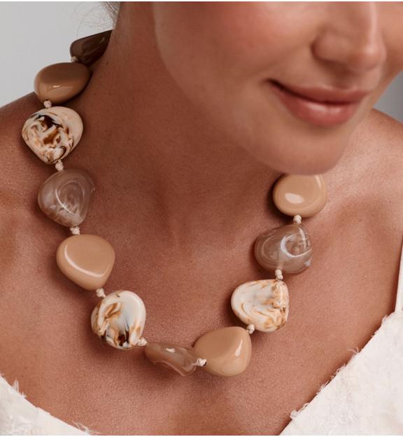 Naszyjnik Desert Harmony w odcieniach beży i karmelu NEU0002