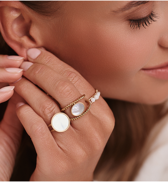 Pierścionek z masą perłową złoty PEA0053