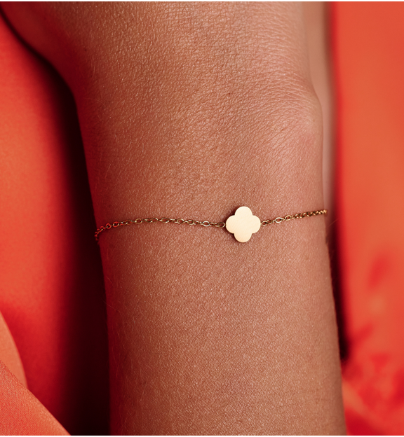 Złota bransoletka na łańcuszku z koniczynką BSY0546