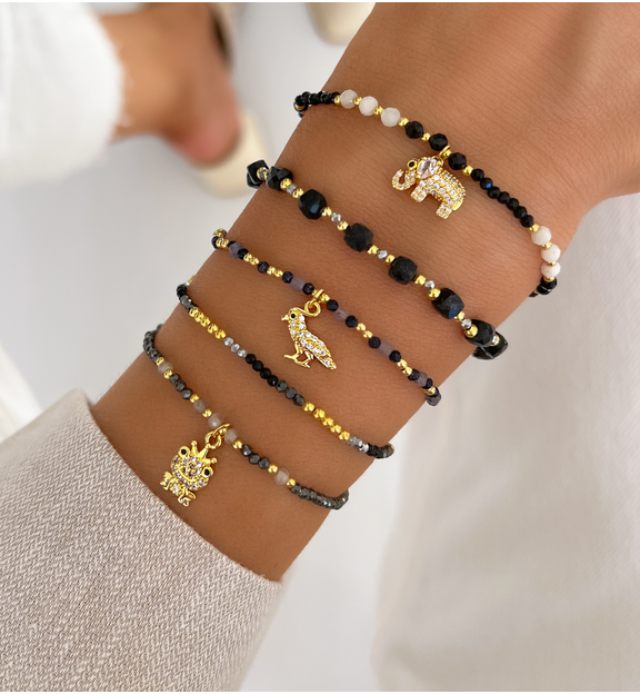 Bransoletka złota z kamieniami księżycowymi i słonikiem Cimarron BTW2783