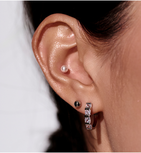 Zestaw srebrnych kolczyków kółek z cyrkoniami i perełkami KLU0171