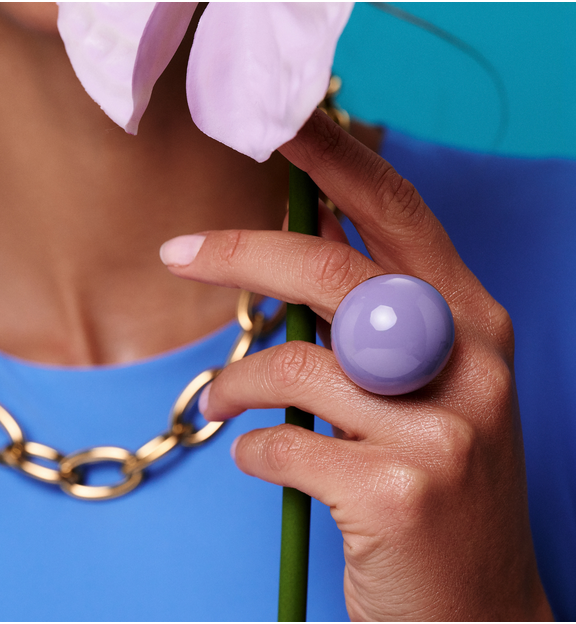 Pierścionek z lawendową emalią w złotej oprawie PSA1184