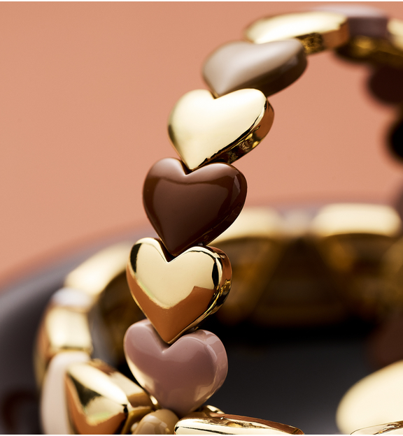 Bransoletka z serduszek w odcieniach nude i złota BCR0009
