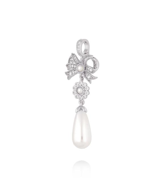Charms srebrna kokardka z kryształkami i wiszącą perłą CHSS0035