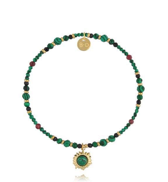 Bransoletka z malachitu ze złotą zawieszką BTW3515