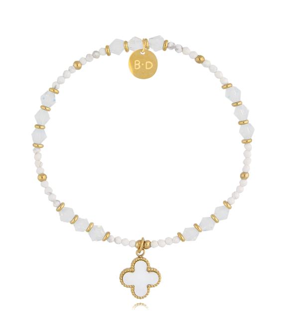 Bransoletka biała z koniczynką BTW3071