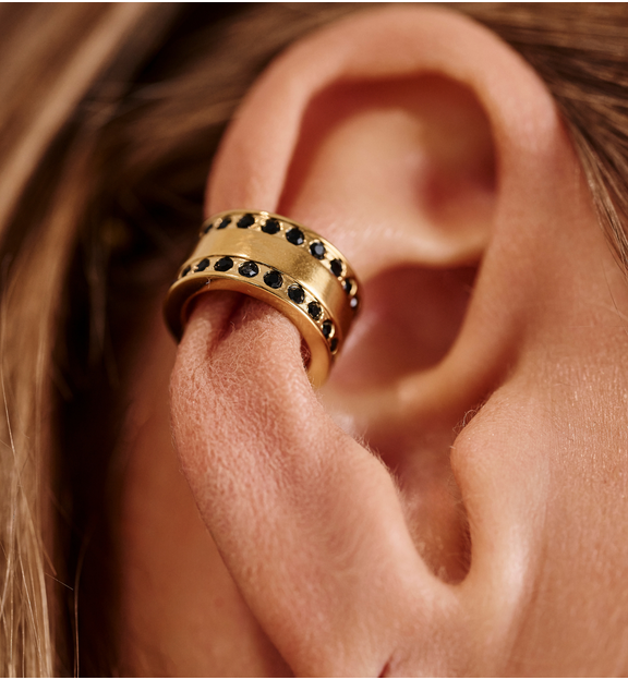 Nausznica złota z czarnymi kryształkami Sahana KSA0647