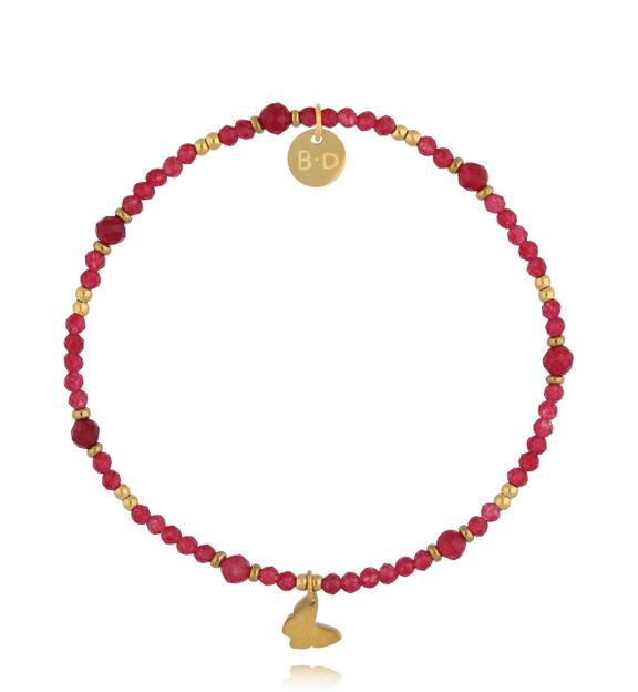 Bransoletka z czerwonego jadeitu z zawieszką motyla BTW3547