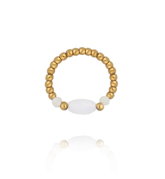 Pierścionek elastyczny z białym opalem i muszlą w złotej oprawie PTW0599