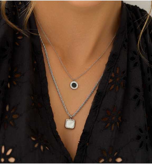 Naszyjnik z czarnym dyskiem srebrny Elegant Essence NSA1192