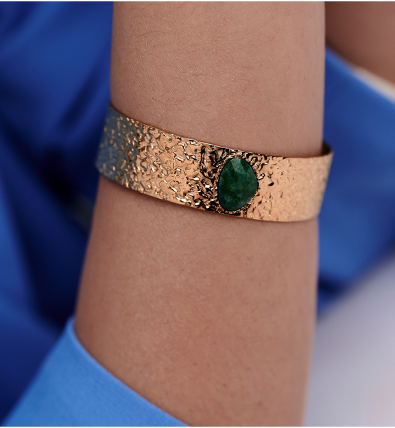 Bransoletka szeroka złocona z jadeitem afrykańskim BEA0020